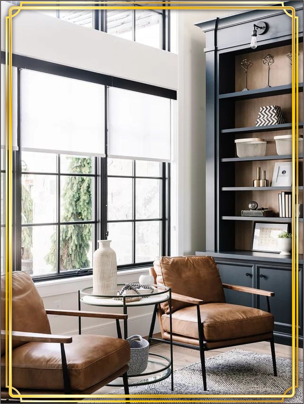 design interior ruang tamu (livingroom) modern kontemporer warna putih bersih luas lega dengan sentuhan tropis